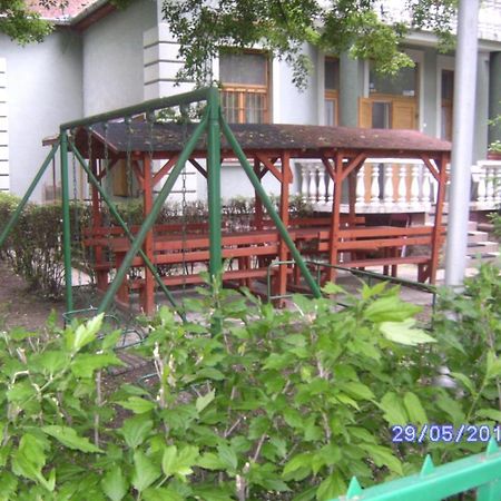 באלאטונסארסו Szemesi Villa מראה חיצוני תמונה